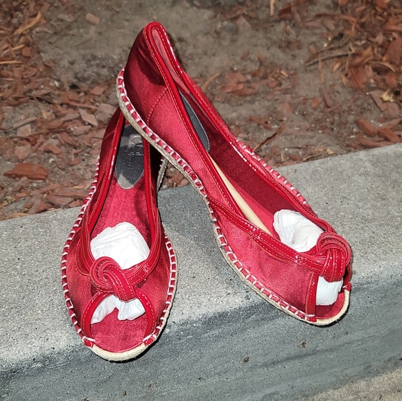 NWOT Cole Haan G Series Red Satin Espadrille Peep Toe Flats Casual Shoes 7.5 B - Picture 1 of 7